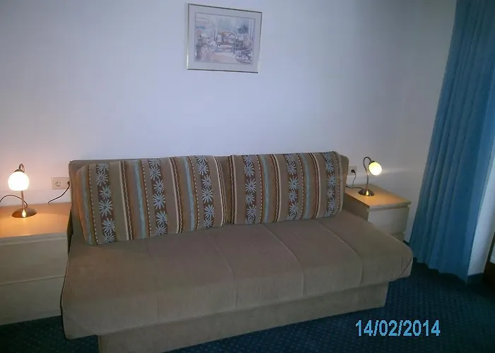 Pensjonat Gaestehaus Hirschenhof 3*