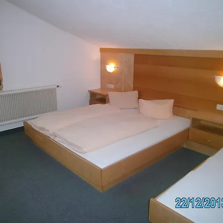 Gastehaus Hirschenhof Guest house Solden