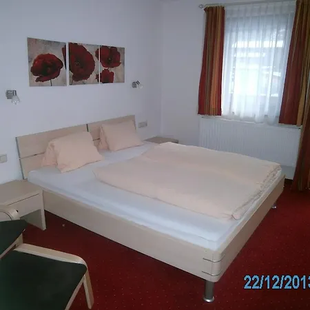 Gaestehaus Hirschenhof Konukevi 3*